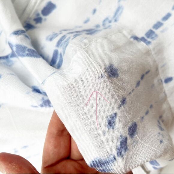 Rails Hunter Tie Dye Button Down Shirt M Blue White Soft Rayon Coastal Style - Picture 10 of 11